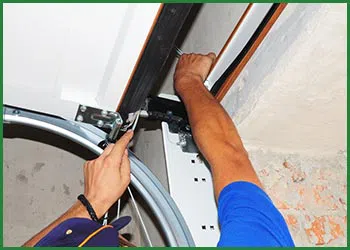 Quality Garage Door Lawrence, MA 978-639-9912 - garagedoor-spring-repair-t-21-gr-39m